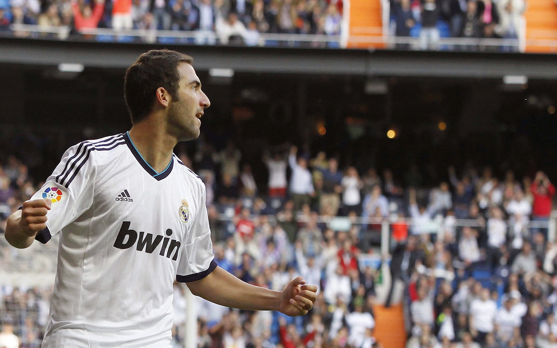 范弗利特末节统治攻防，尼克斯险胜广东诠释唯一性对决