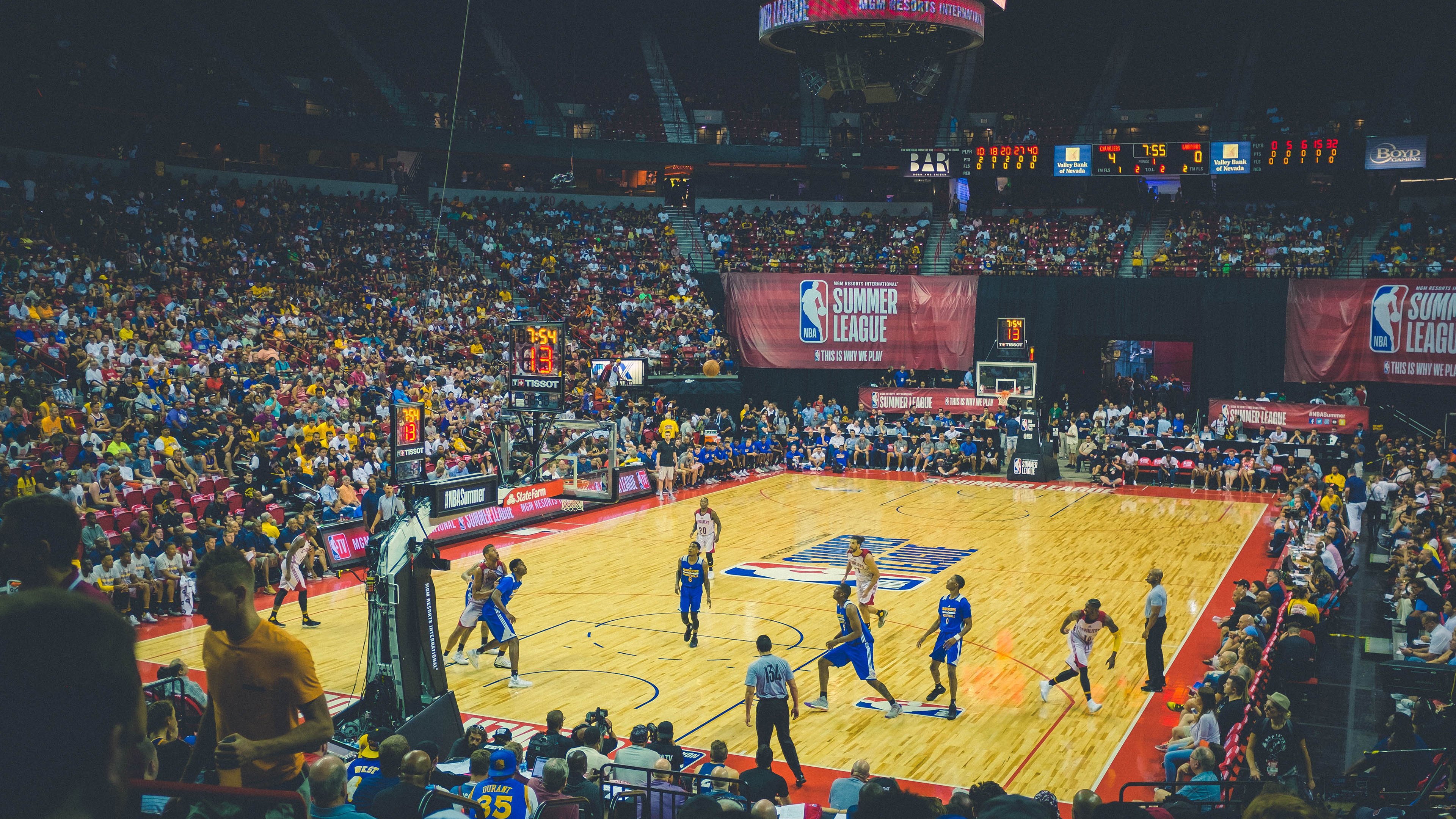 塞维利亚之夜,范戴克一锤定音,伊朗史诗级对决登顶欧洲之巅