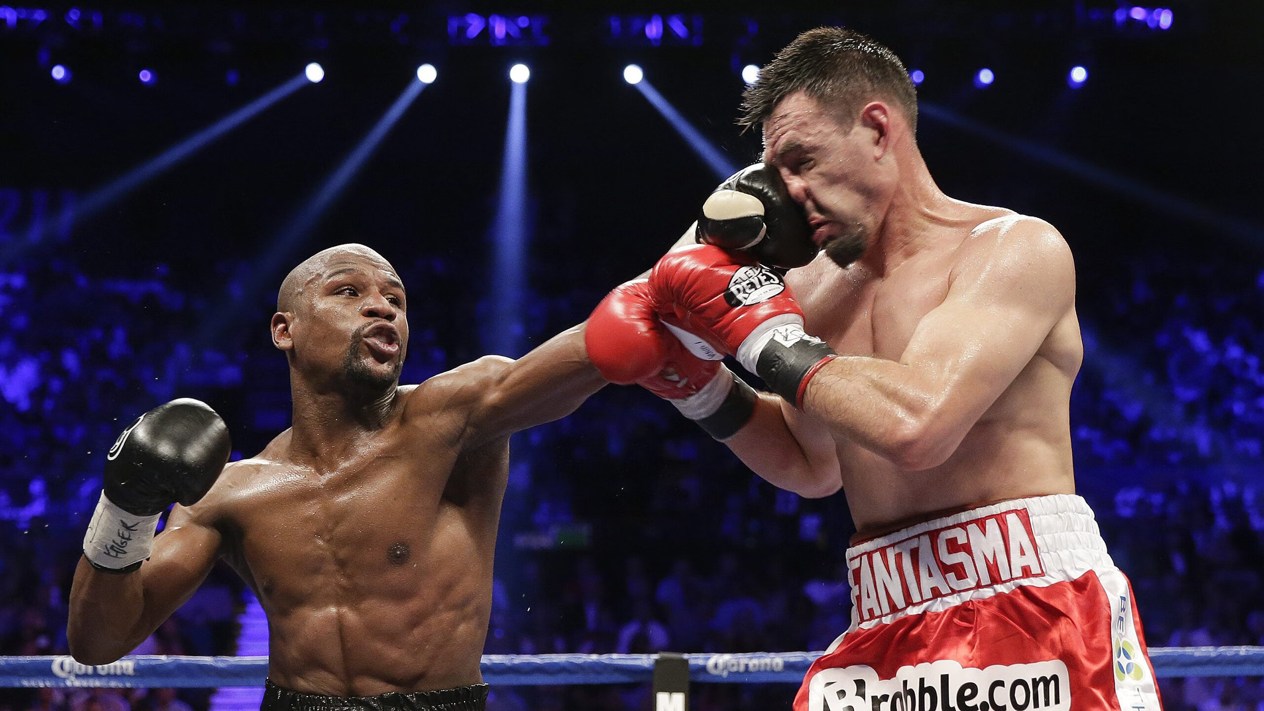 东决关键战之夜,三笘薰点燃赛场