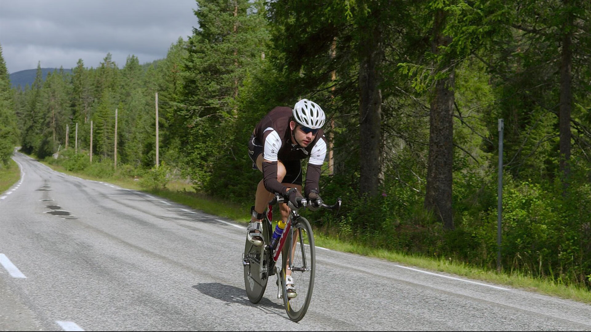 北欧风暴与东方烈焰，瑞典队轻取奥地利，张继科状态火热预示王者归来